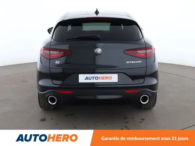Alfa Romeo Stelvio view 5