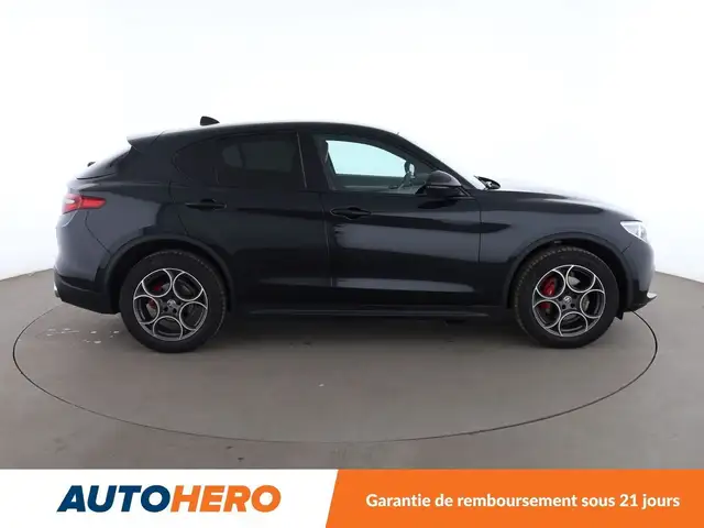 Alfa Romeo Stelvio view 7