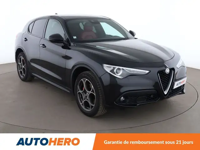 Alfa Romeo Stelvio view 8