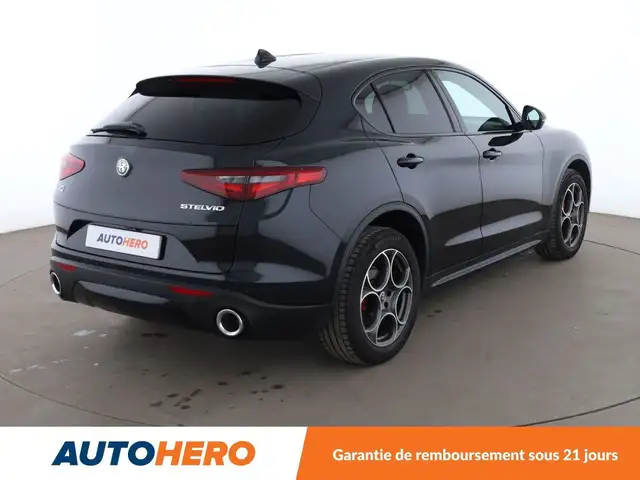 Alfa Romeo Stelvio view 6