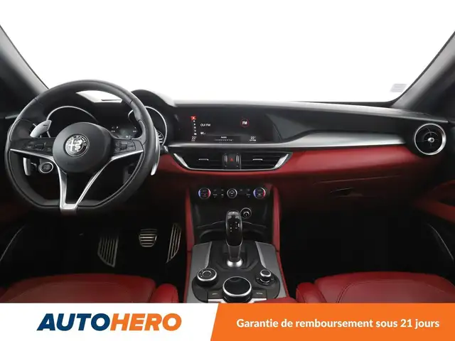Alfa Romeo Stelvio view 12