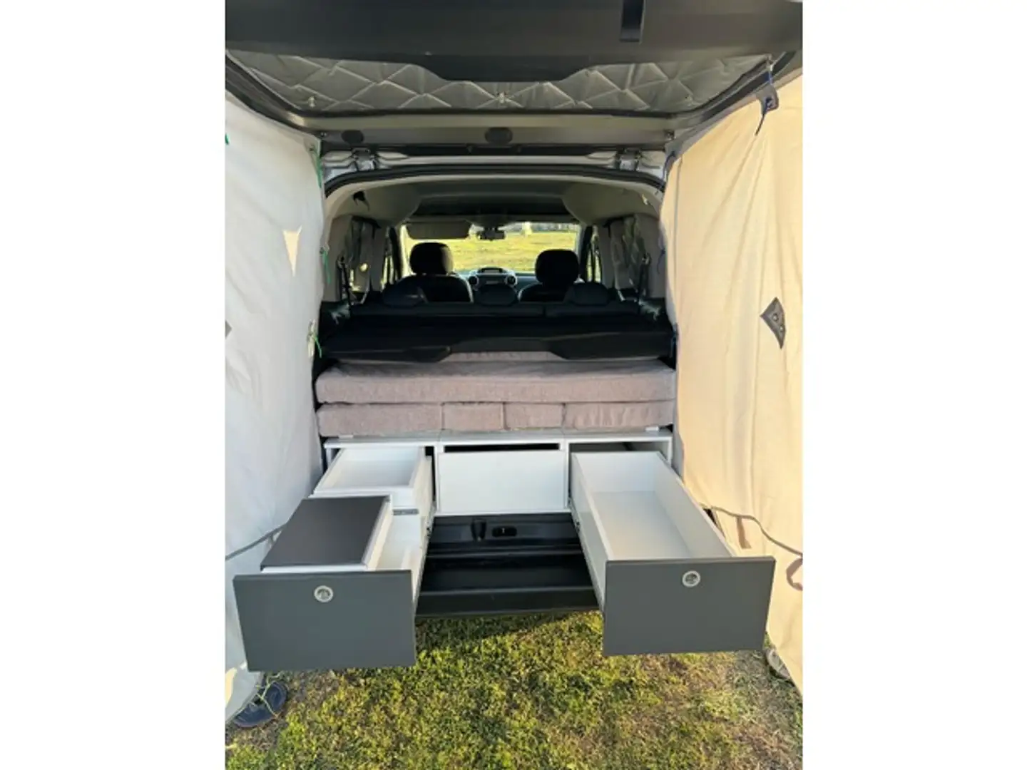Peugeot Partner Tepee 1.6HDI Access 92 Negro - 2