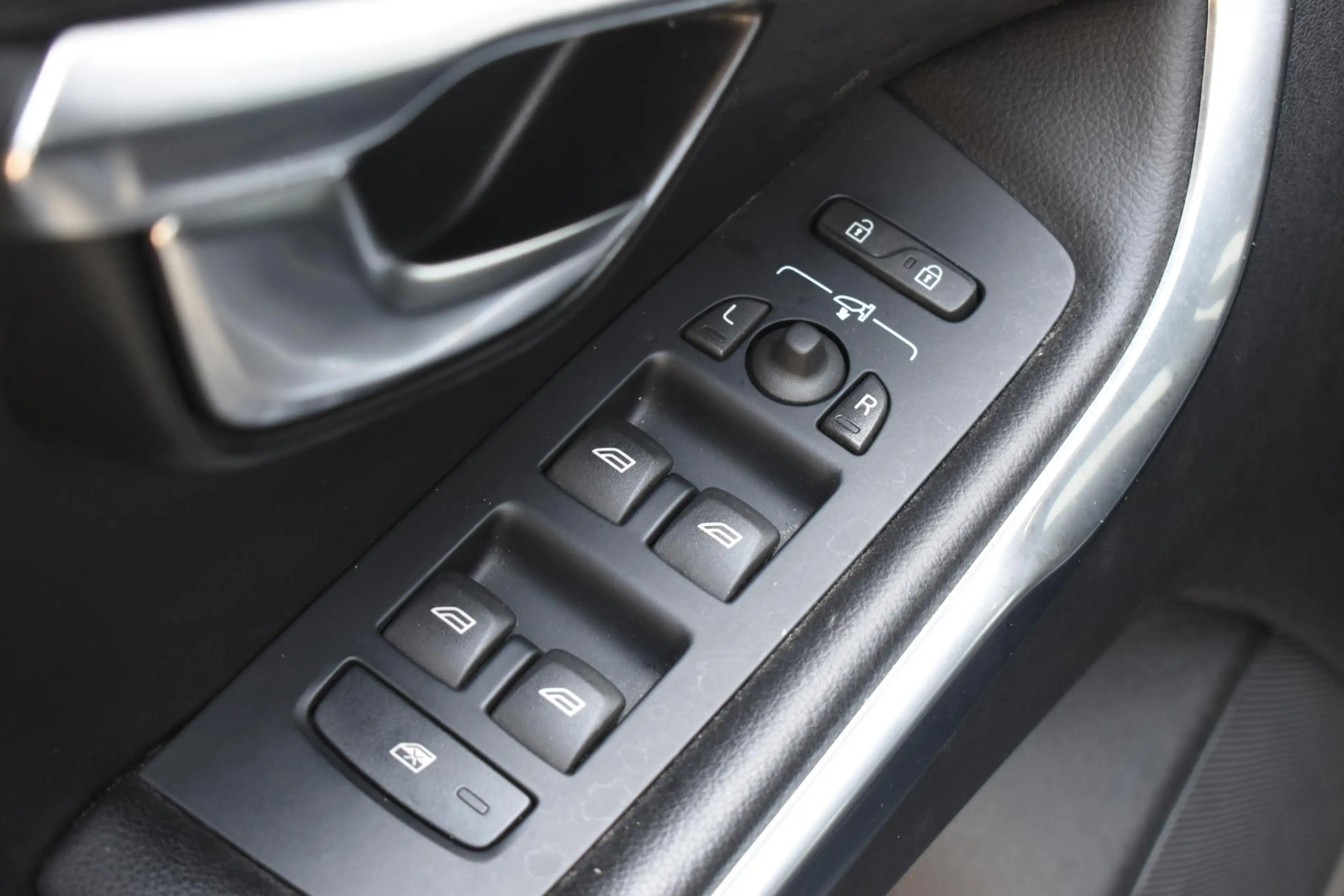 Volvo V40 Cross Country T3 152PK Nordic+ / Navigatie / Panoramadak / Leren — photo 26