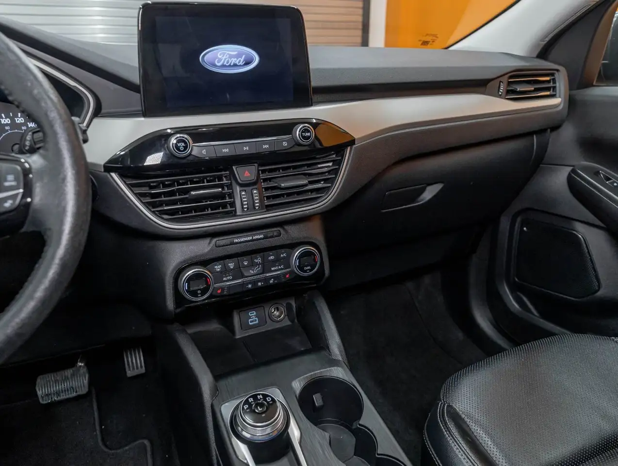 Ford Escape снимка Ford Escape