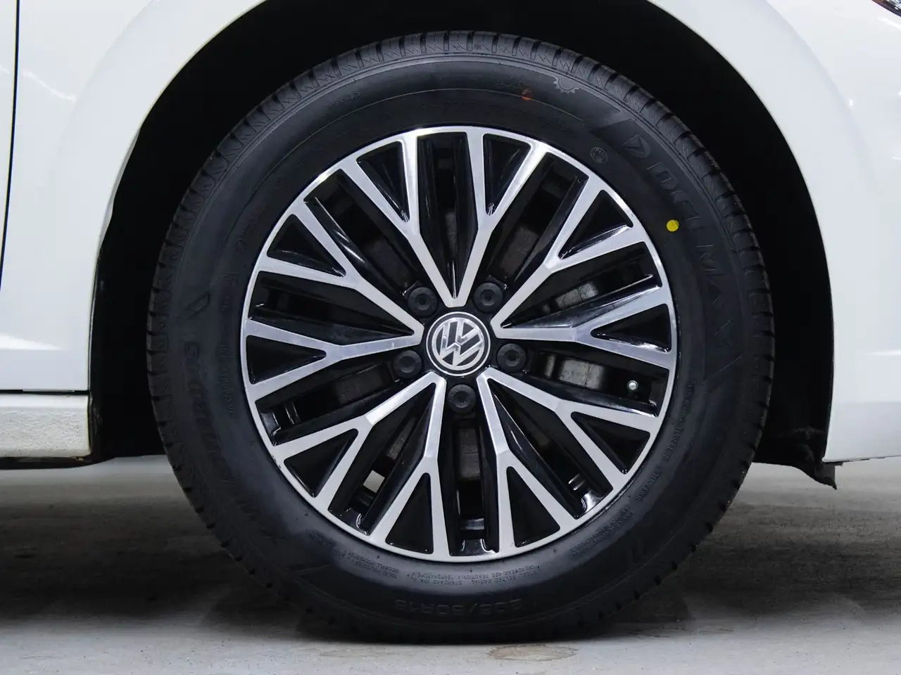 Volkswagen Jetta снимка Volkswagen Jetta