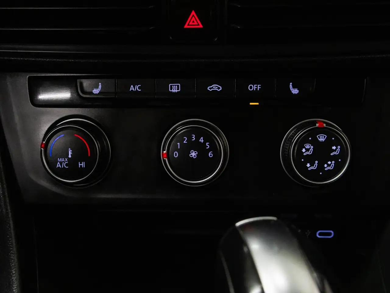 Volkswagen Jetta снимка Volkswagen Jetta