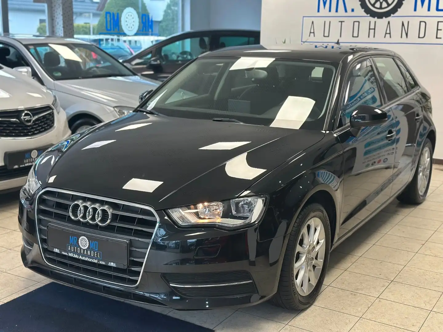 Audi A3 Sportback Attraction°Klima°Navi°Sitzhe°2.Hand Noir - 2
