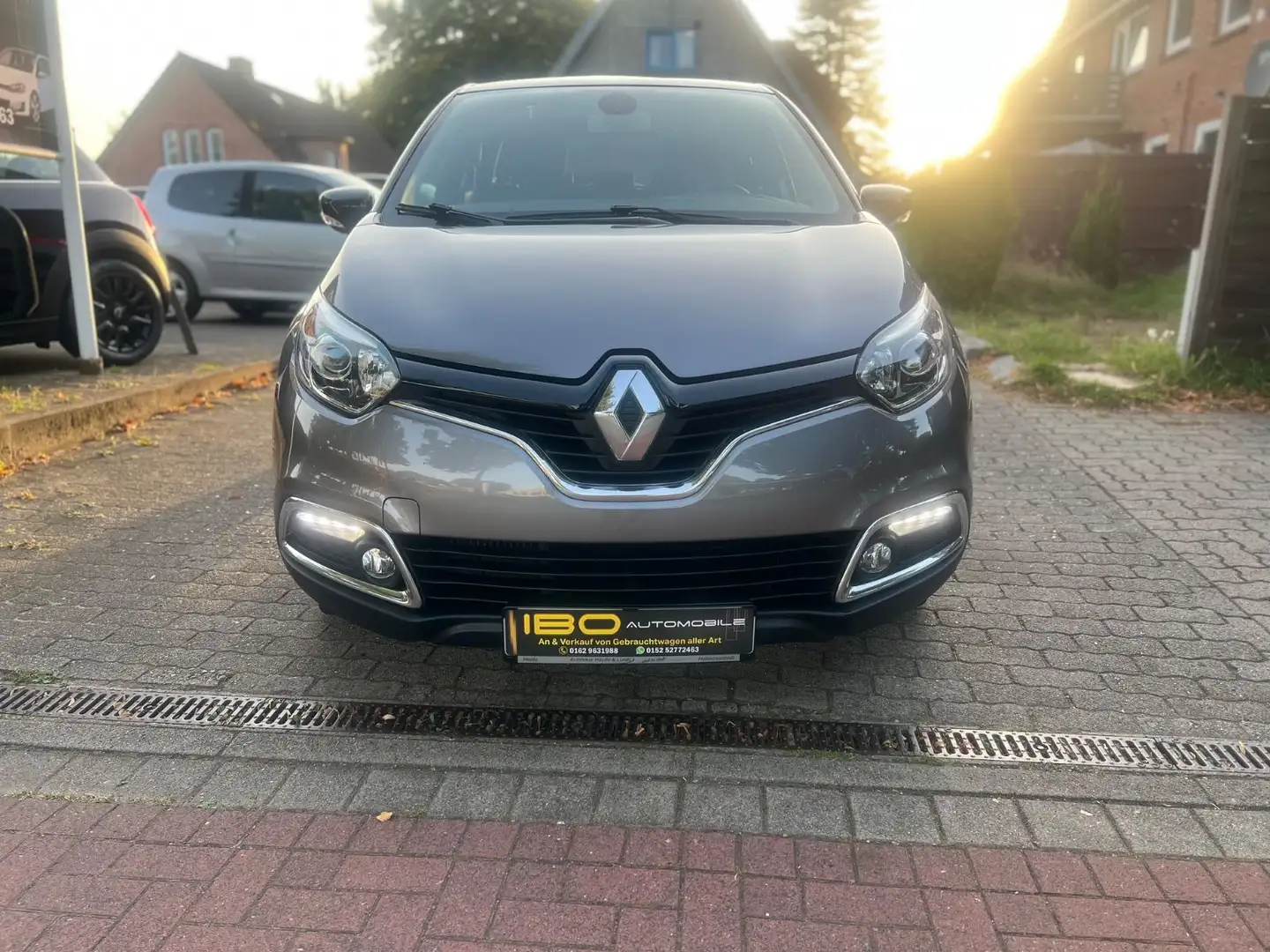 Renault Captur Luxe AT +Sitzh+Navi+R-Kamera+AU/HU neu+ Grau - 2