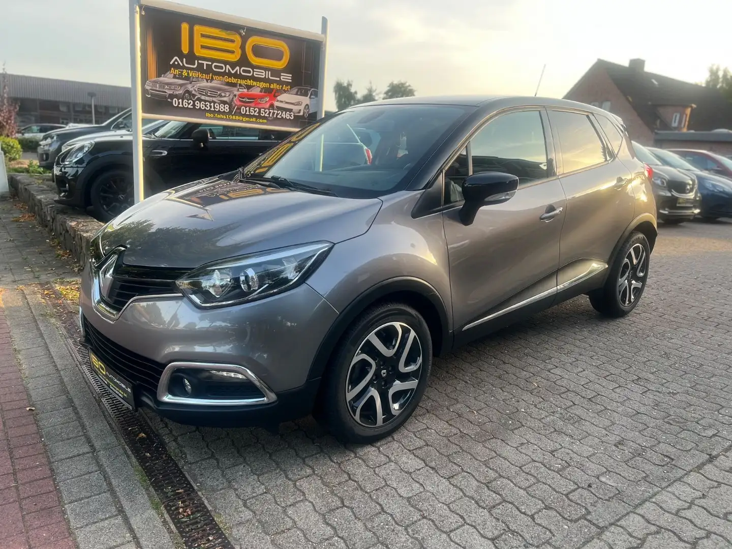 Renault Captur Luxe AT +Sitzh+Navi+R-Kamera+AU/HU neu+ Grau - 1