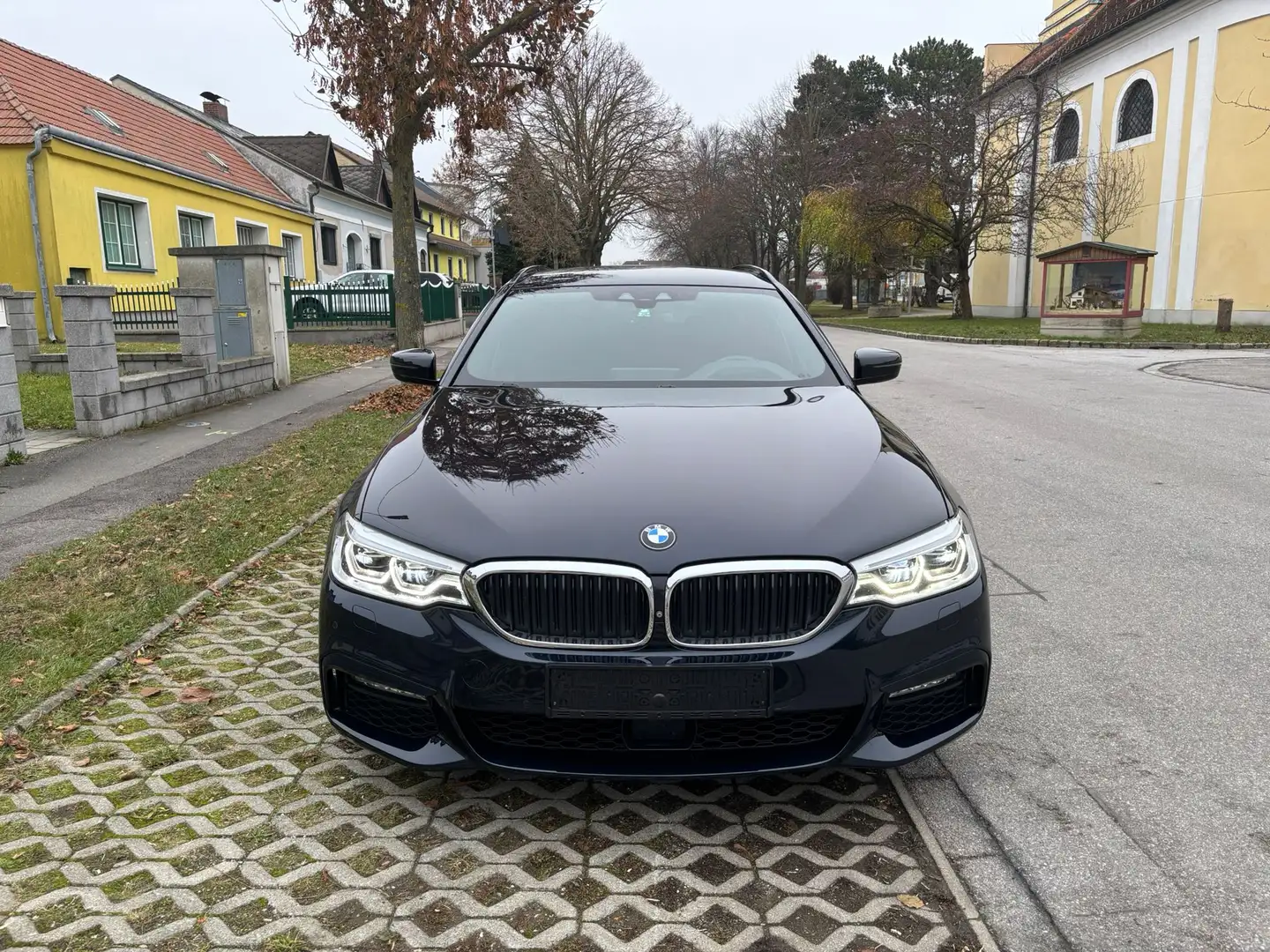 BMW 540 540i Touring xDrive Aut. Blau - 2