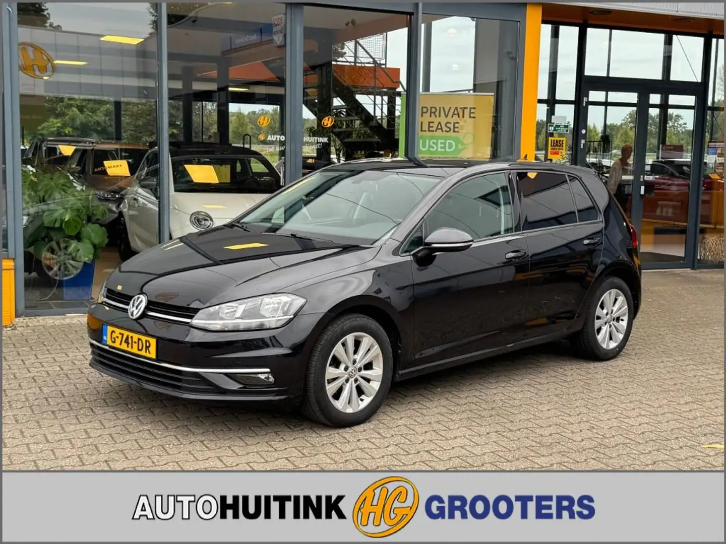 Volkswagen Golf 1.0 TSI 110 pk Comfortline Business - Navi - Apple Noir - 1