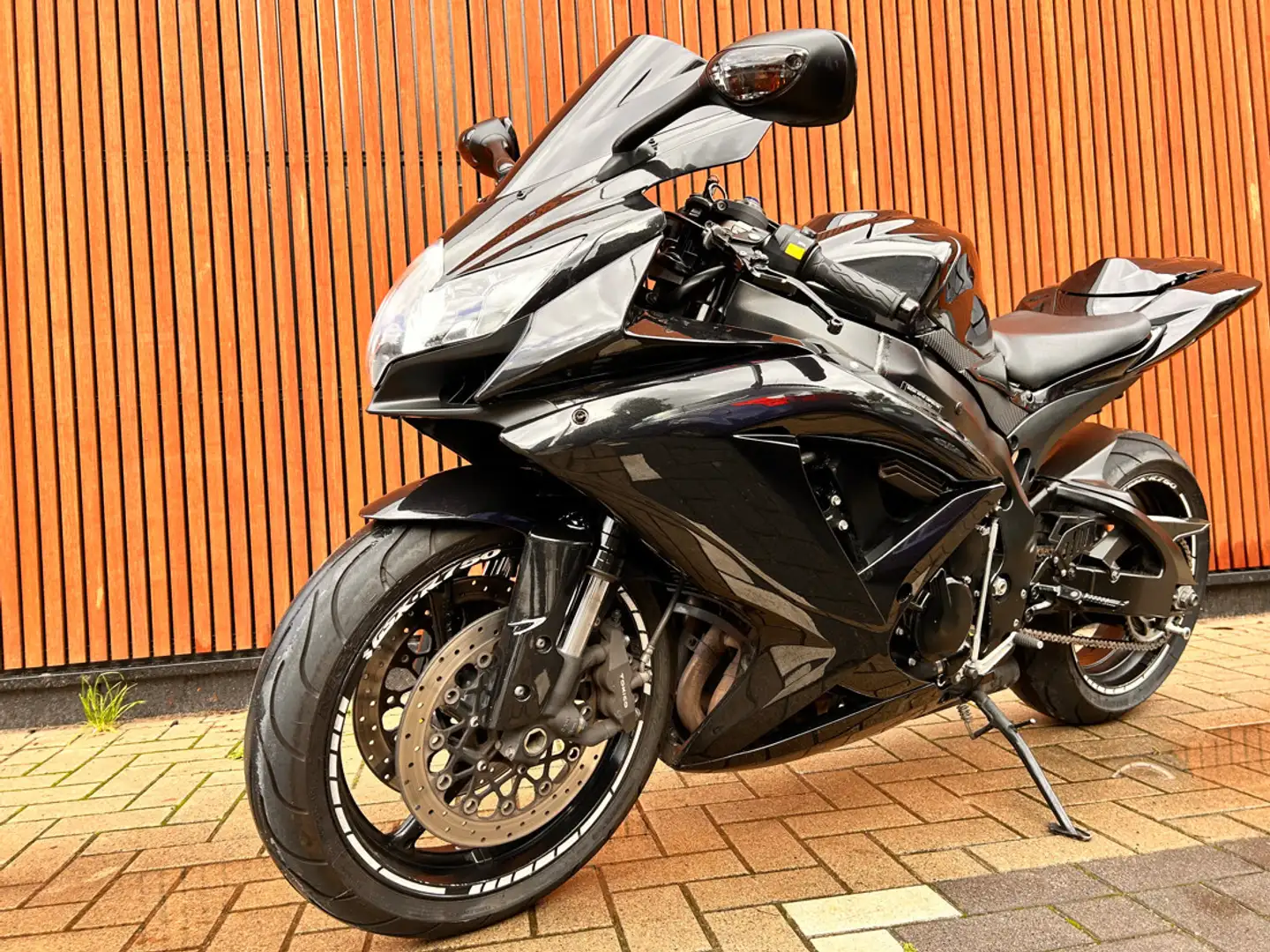 Suzuki GSX-R 750 K9 Negro - 2