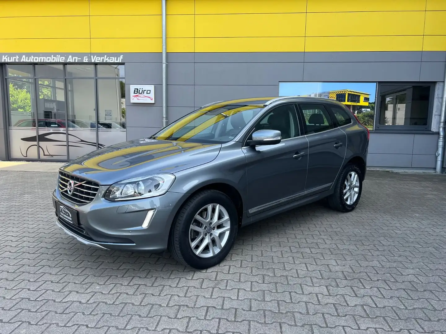 Volvo XC60 Summum 2WD/KLIMA/LEDER/AUTOMATIK/SHZ/NAVI Grau - 1