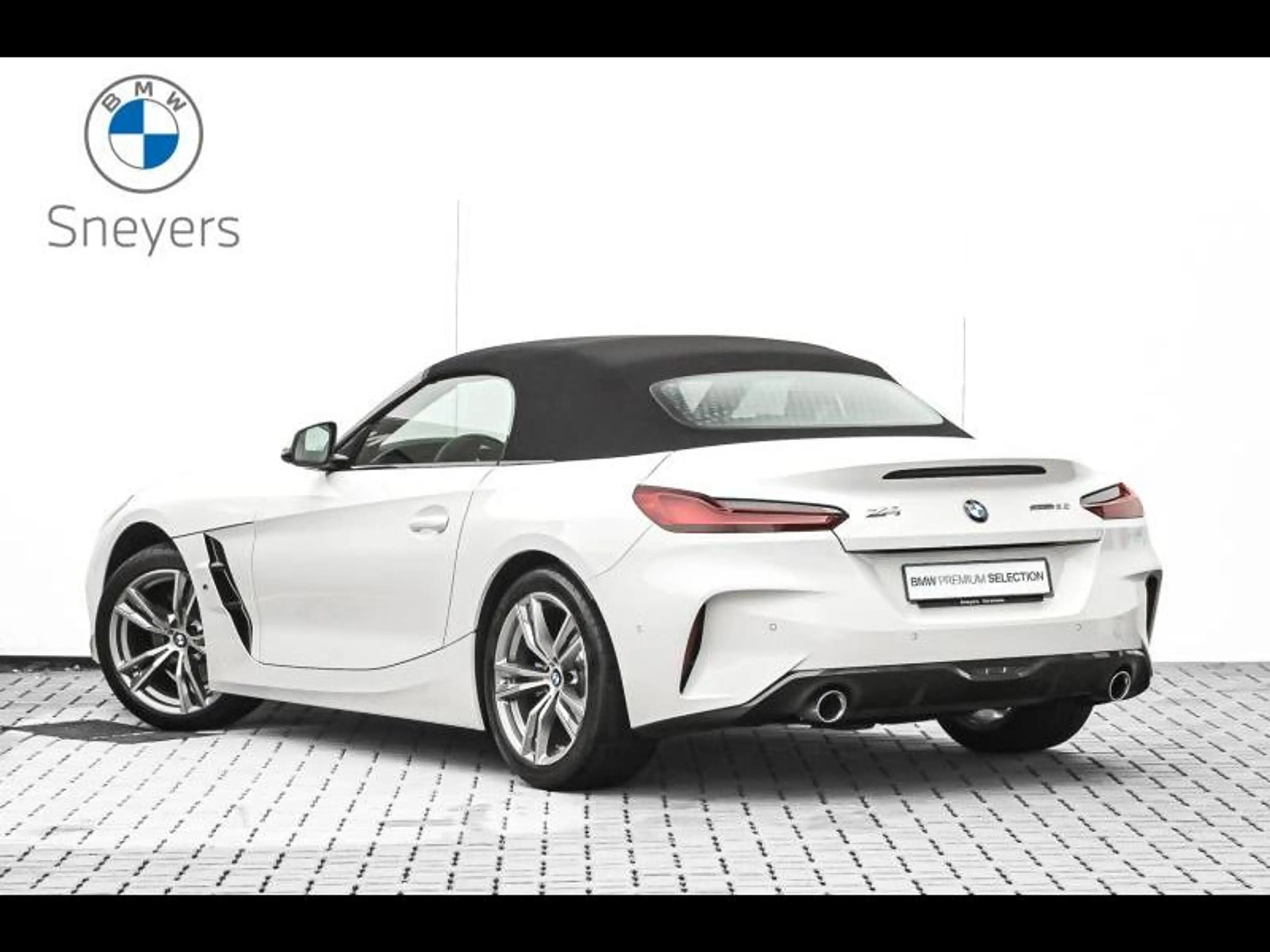BMW Z4 sDrive30i — photo 8