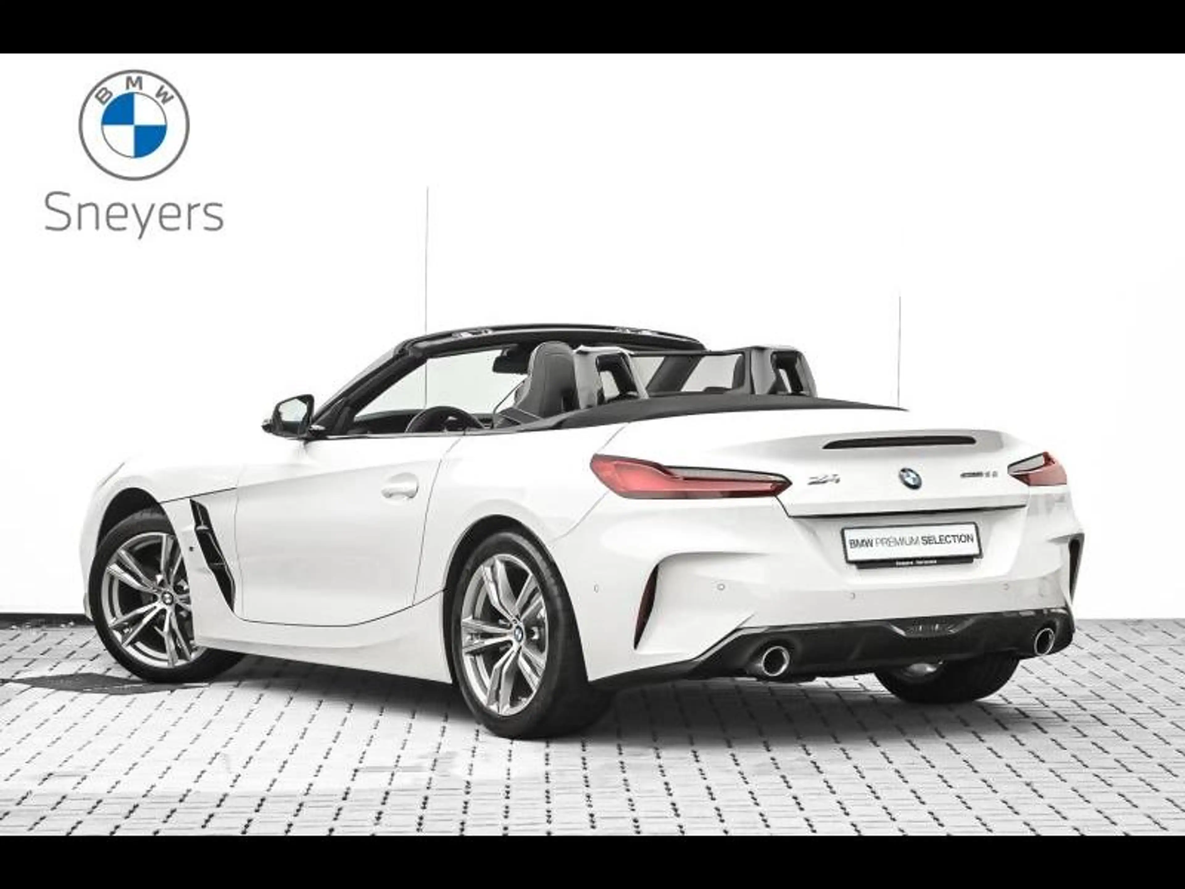 BMW Z4 sDrive30i — photo 7