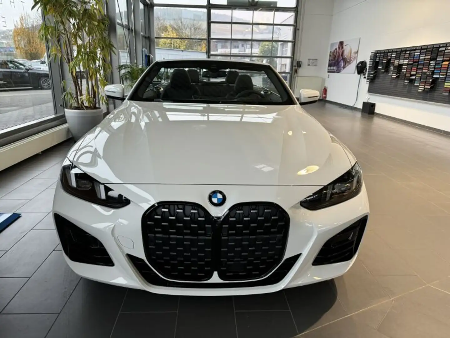 BMW 420 i Cabrio M Sportpaket *Vorführwagen-Aktion* Weiß - 2