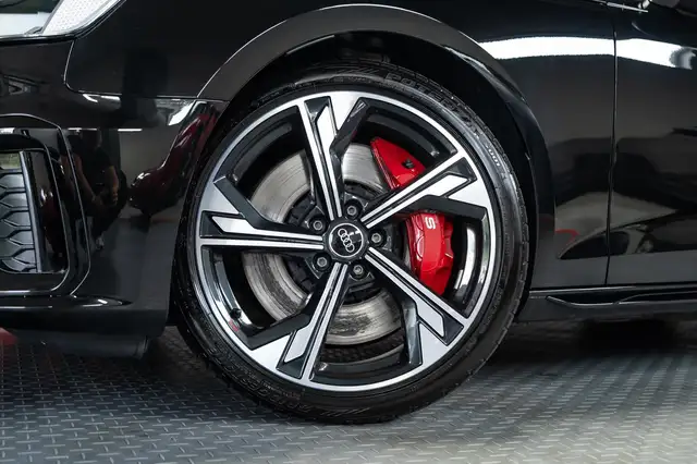 Audi S4 view 3
