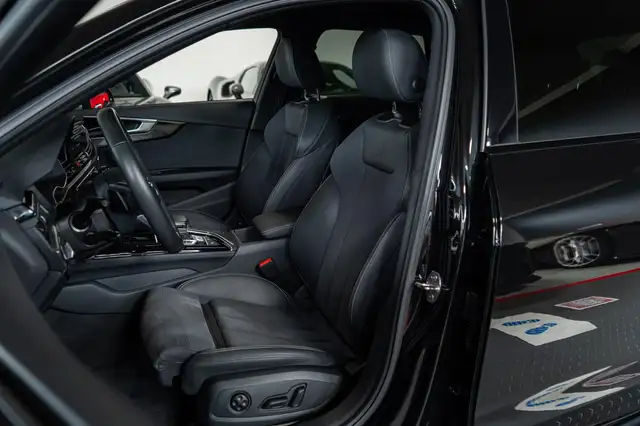 Audi S4 view 14