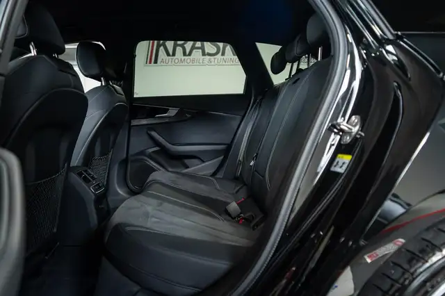 Audi S4 view 15