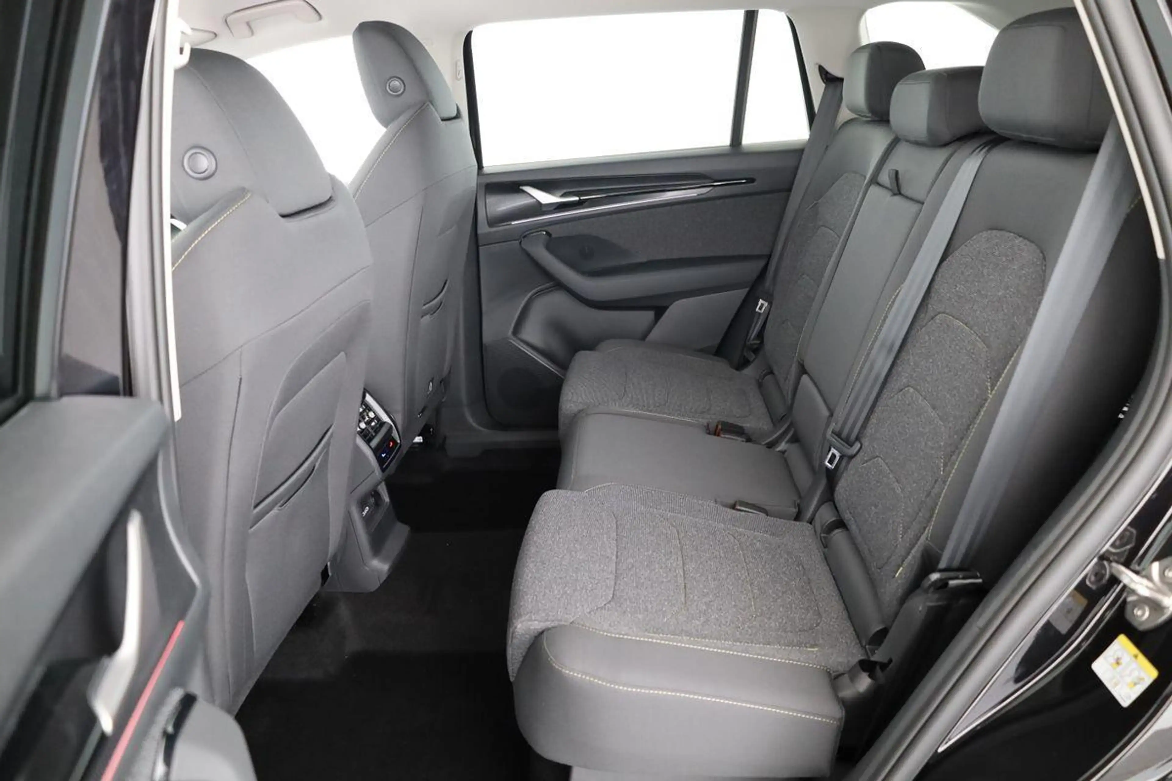 Skoda Kodiaq 1.5 TSI iV 150 kW Selection Selection, AHK, Nav... — photo 11