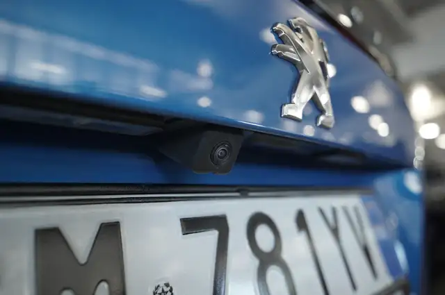 Peugeot 2008 view 12