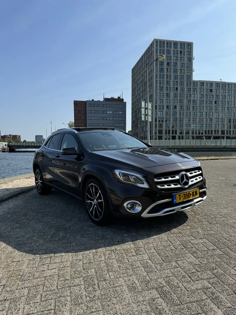 Mercedes-Benz GLA 220 Коричневий - 2