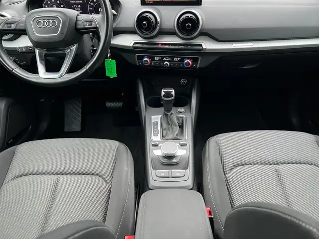 Audi Q2 view 9