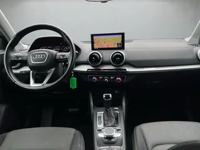 Audi Q2 view 8
