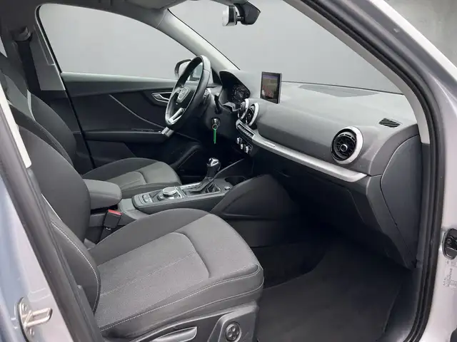 Audi Q2 view 13