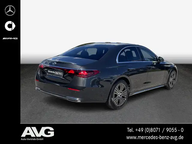 Mercedes-Benz E-Class view 3