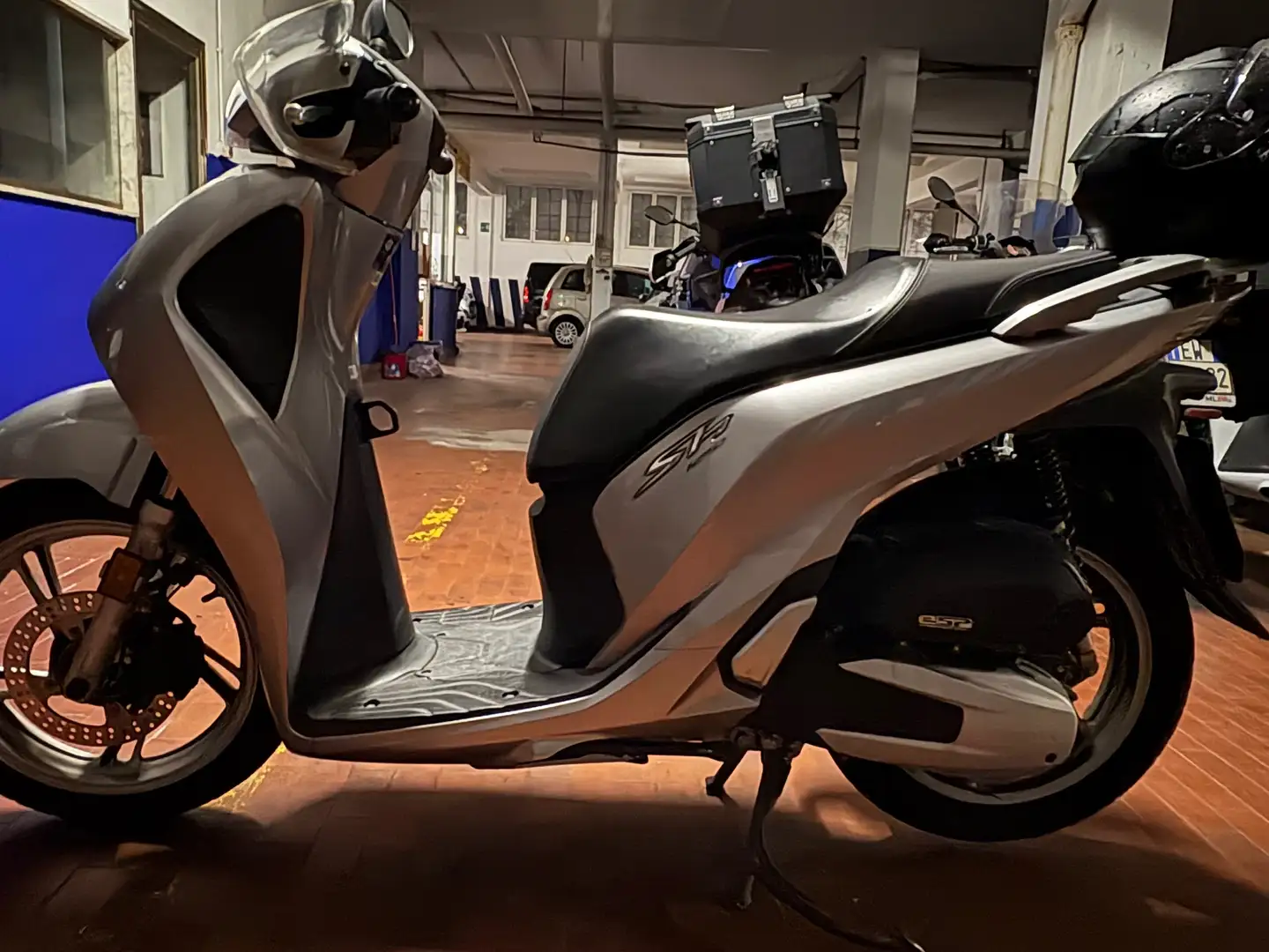 Honda SH 125i ABS Srebrny - 2