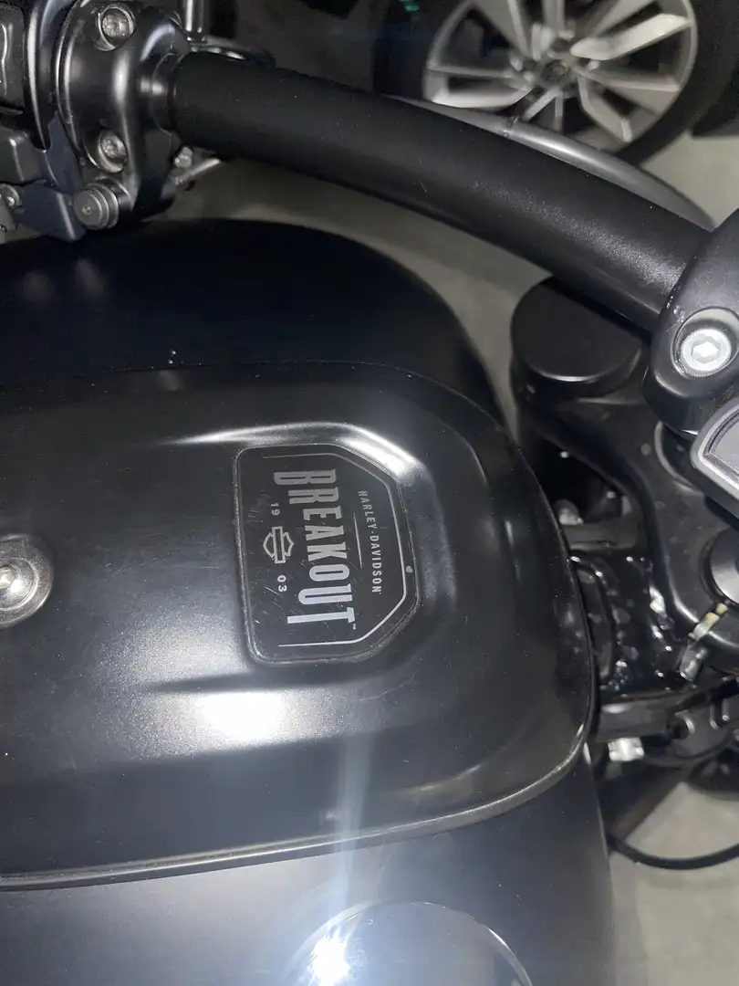 Harley-Davidson Breakout Černá - 1