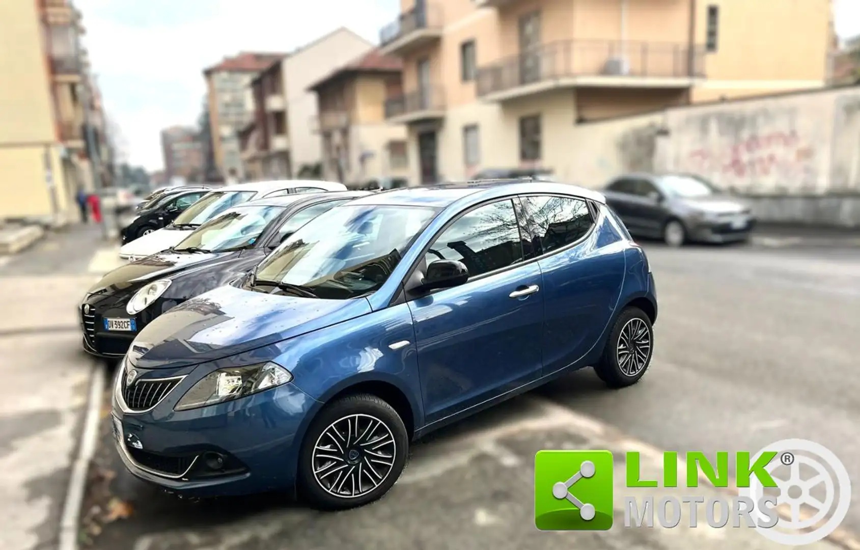 Lancia Ypsilon 1.0 FireFly 5 porte S&S Hybrid Ecochic Gold Azul - 1