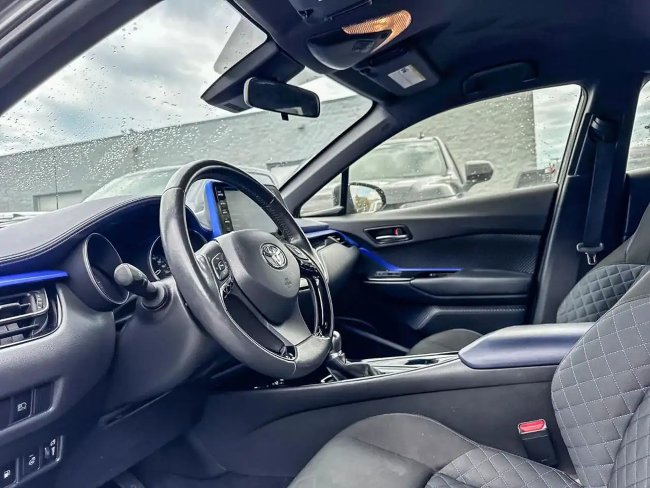 Toyota C-HR снимка Toyota C-HR