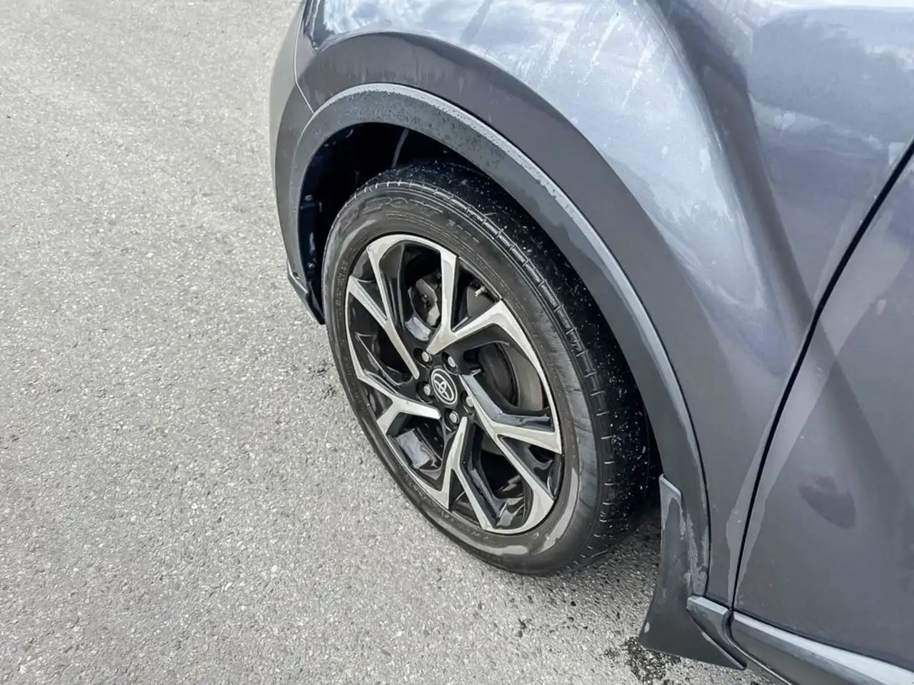 Toyota C-HR снимка Toyota C-HR