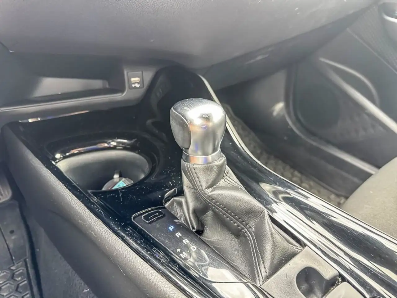 Toyota C-HR снимка Toyota C-HR