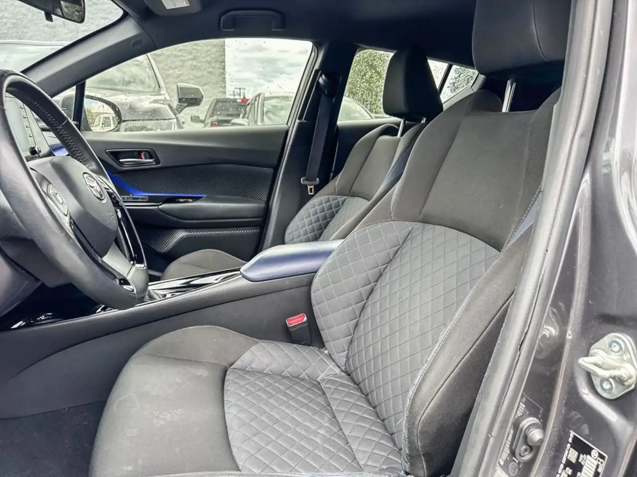 Toyota C-HR снимка Toyota C-HR