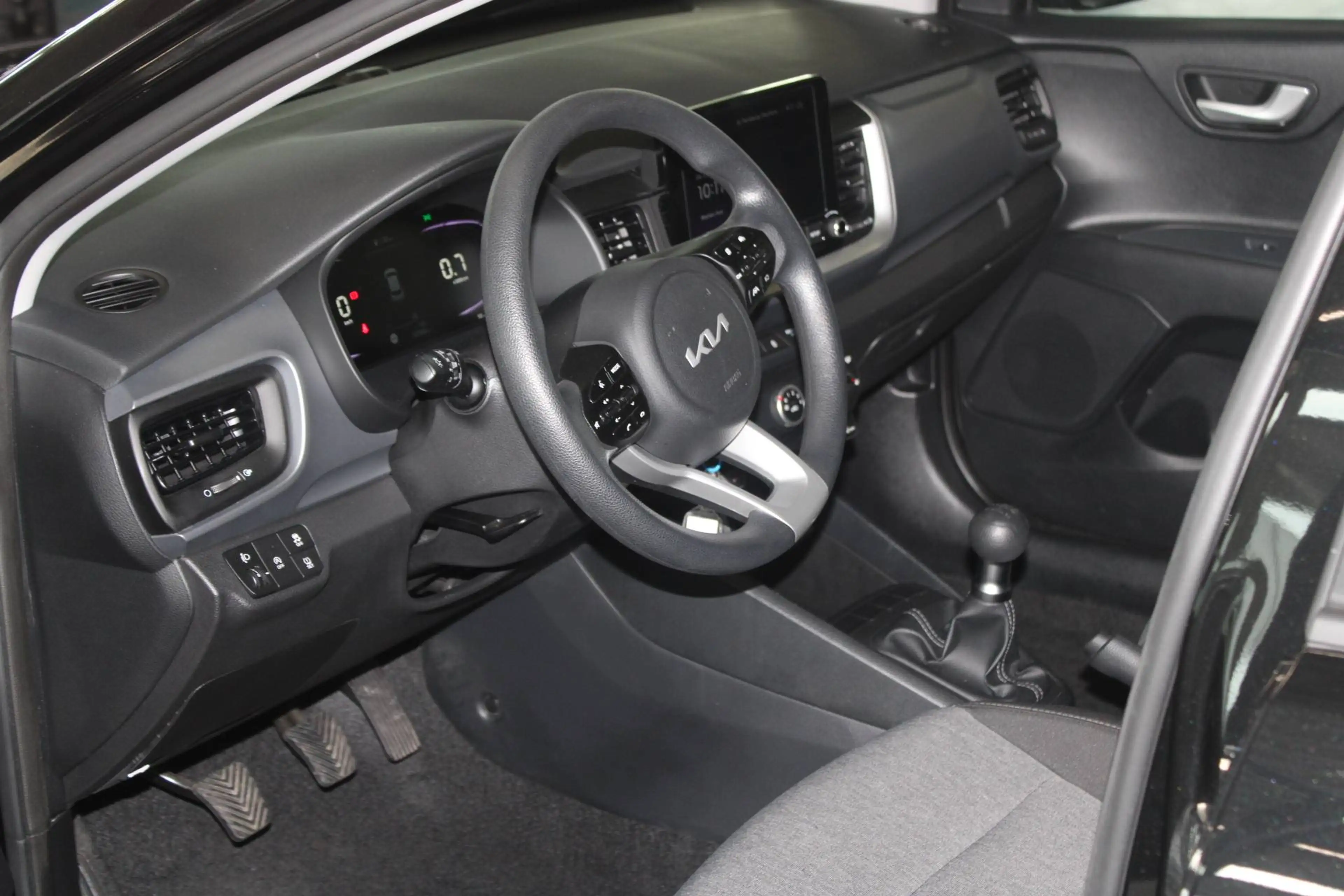 Kia Stonic Stonic KLIMA NAVI Kamera PDC DAB usw. 1.Hand — photo 12