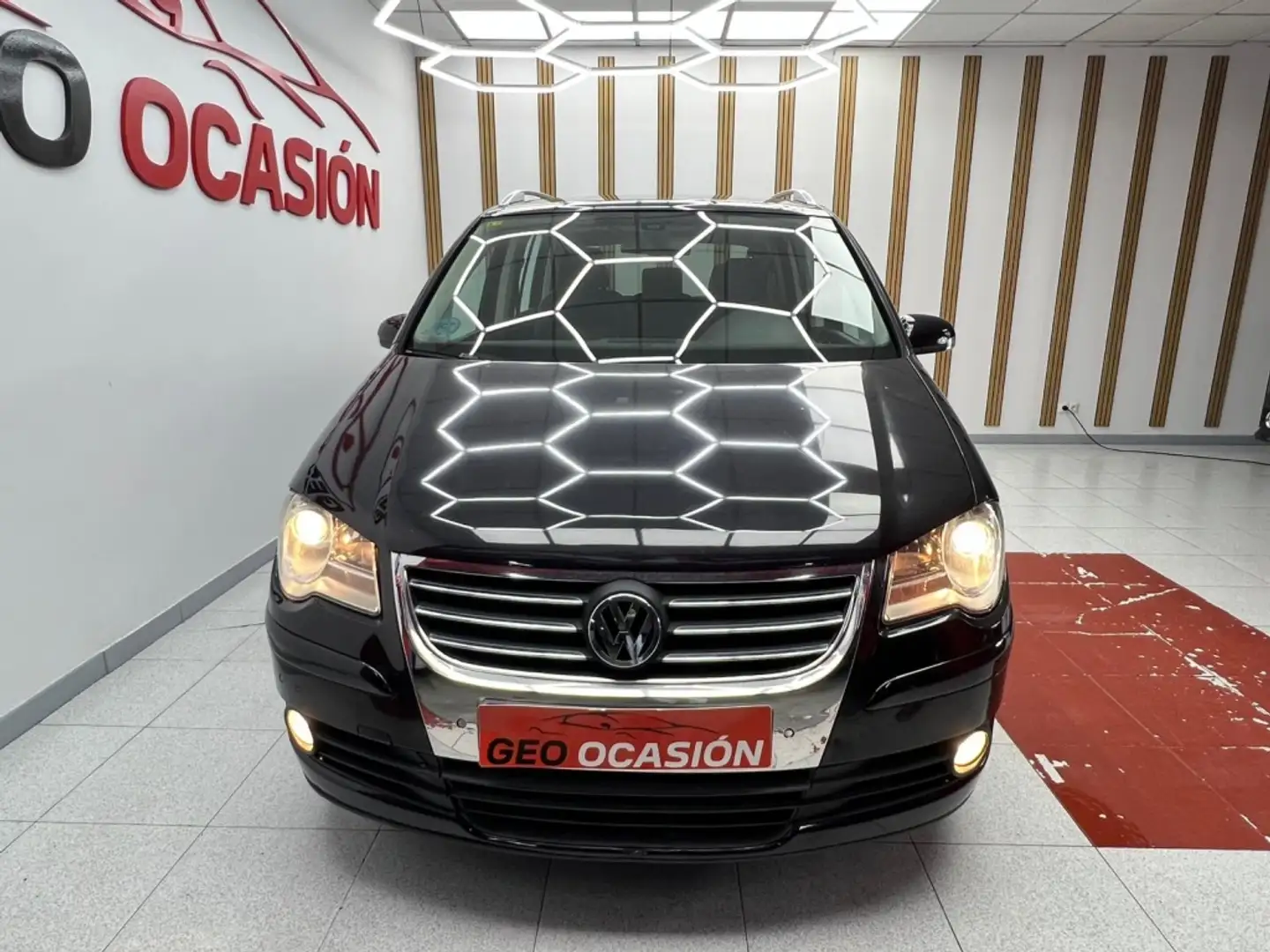 Volkswagen Touran 1.4 TSI Traveller DSG Negro - 2