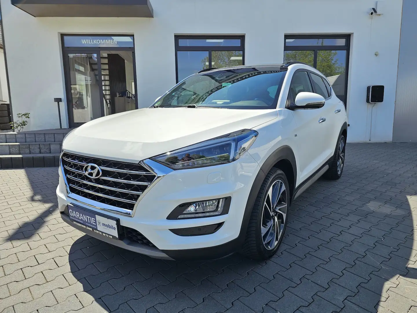Hyundai TUCSON 2.0 CRDI Premium 4WD LEDER RFK PANO. Blanc - 1