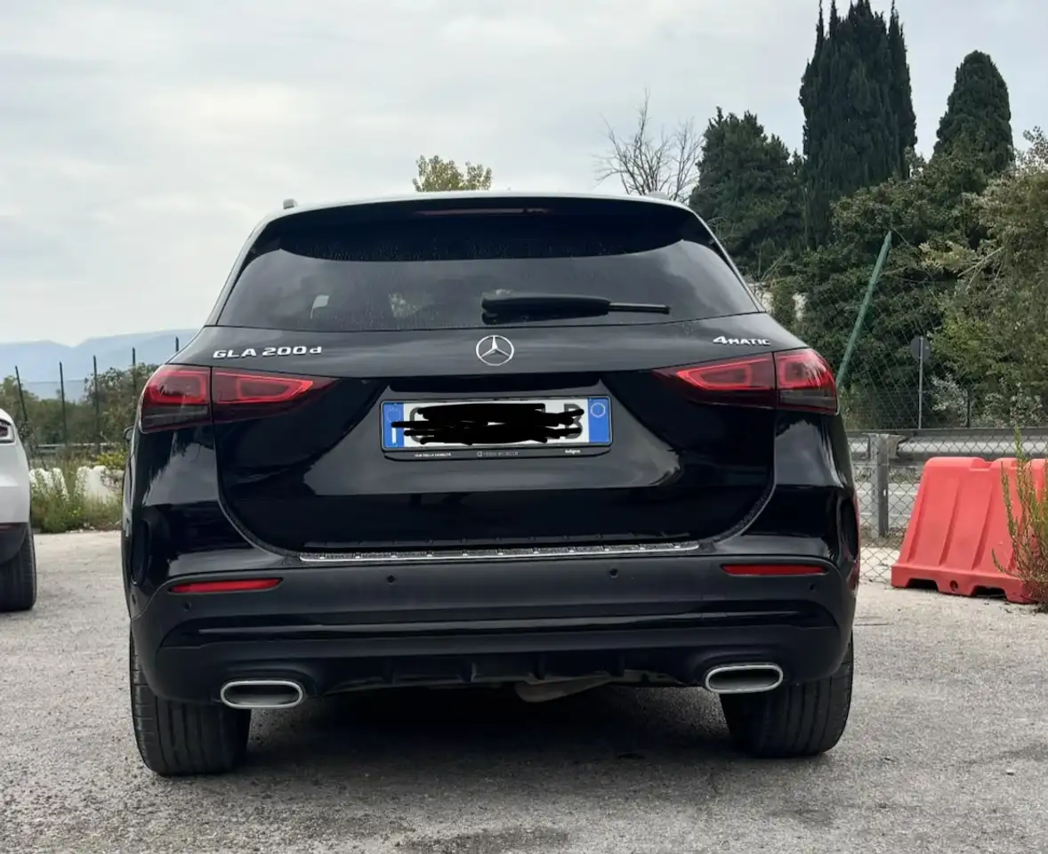 Mercedes-Benz GLA 200