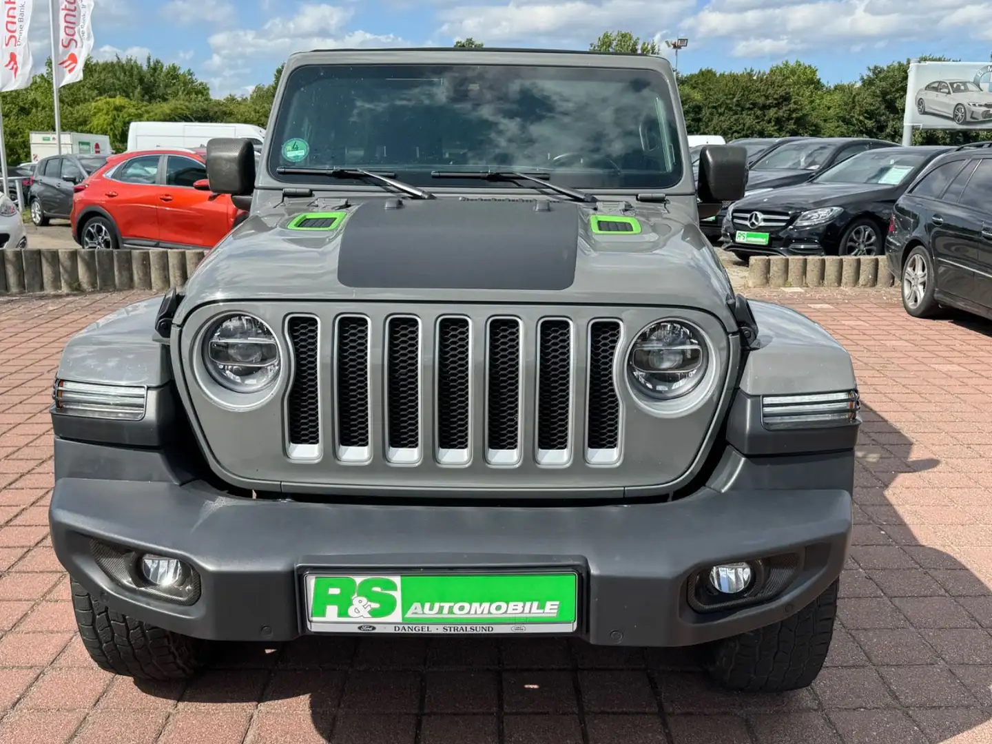 Jeep Wrangler 2.2CRDI  Unlimited Overland TRAIL RATED Grau - 2