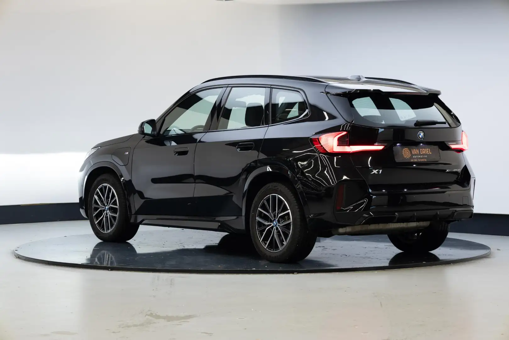 BMW X1 xDrive25e | M-Sportpakket | Premium-pack | Noir - 2