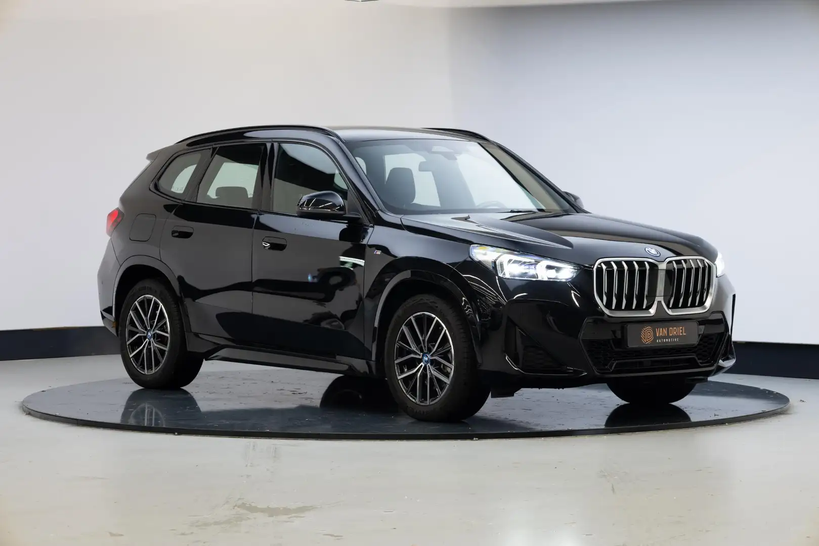 BMW X1 xDrive25e | M-Sportpakket | Premium-pack | Noir - 1