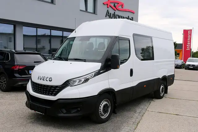 Iveco Daily Daily 35S18HA8D 3450 DOKA Aut. 6 Sitzer