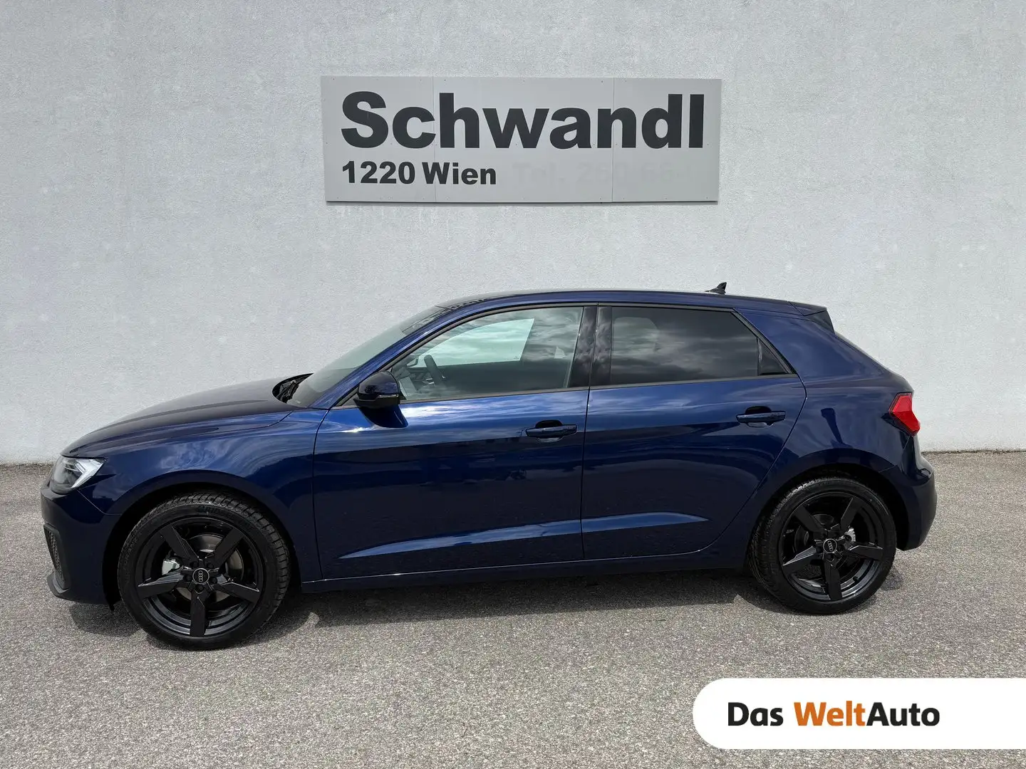 Audi A1 30 TFSI intense Bleu - 1