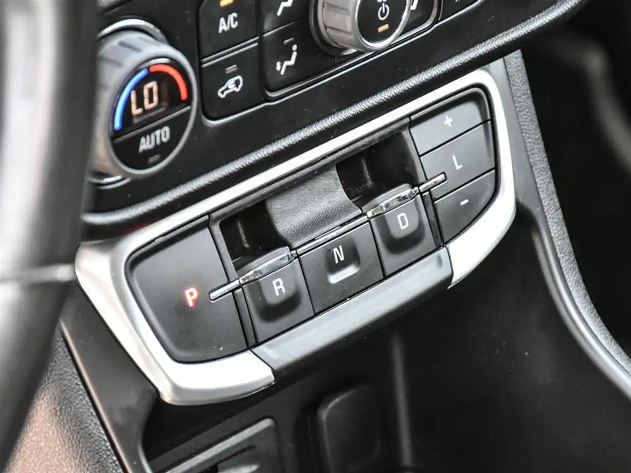 GMC Terrain photo GMC Terrain
