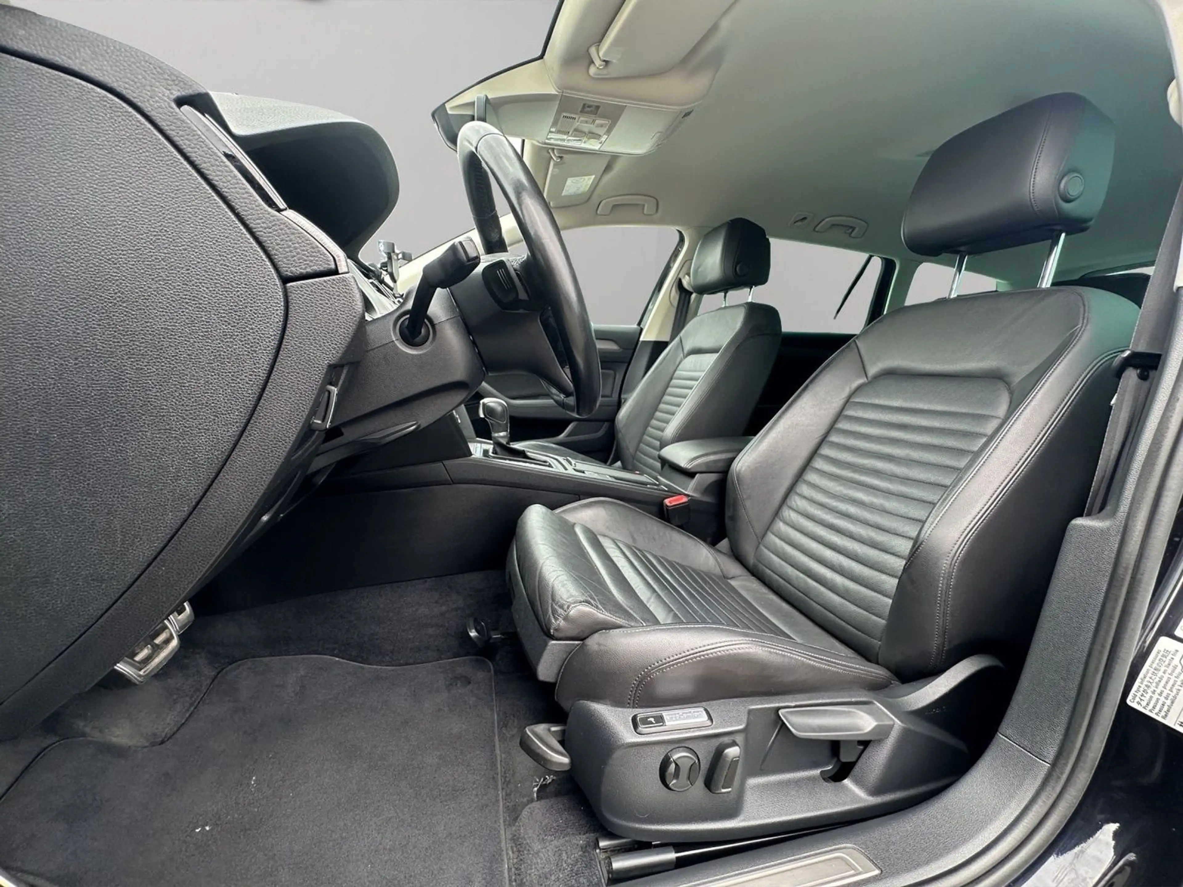 Volkswagen Passat Alltrack 4Motion  Leder  LED  ACC  Kamera — photo 11