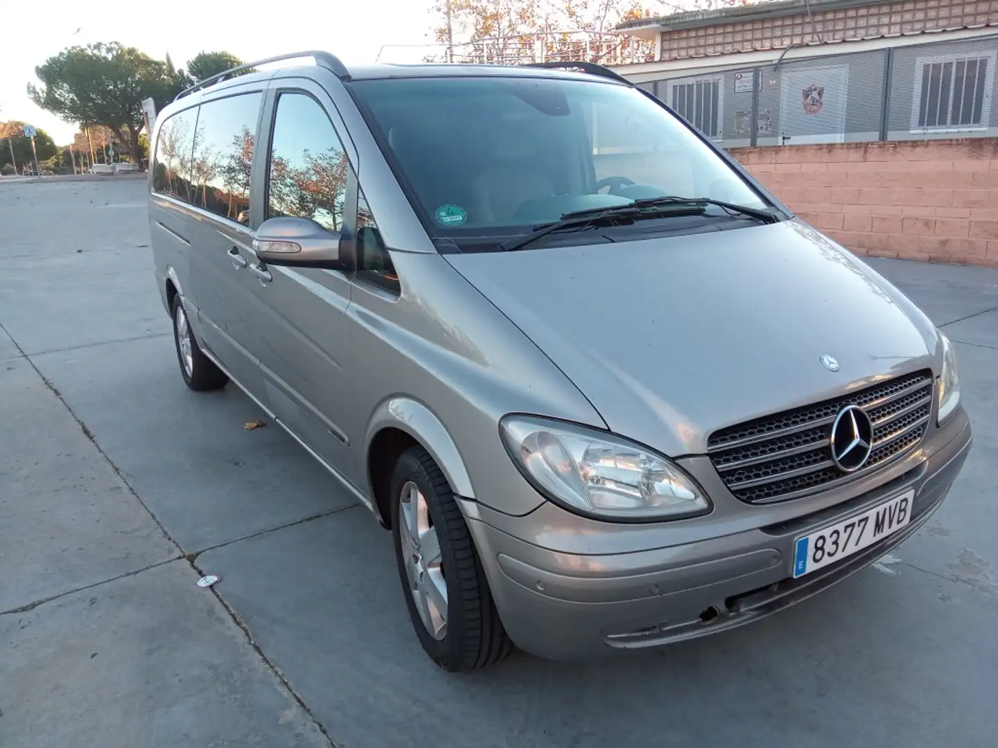Mercedes-Benz Viano 2.2CDI Trend Larga Gris - 1