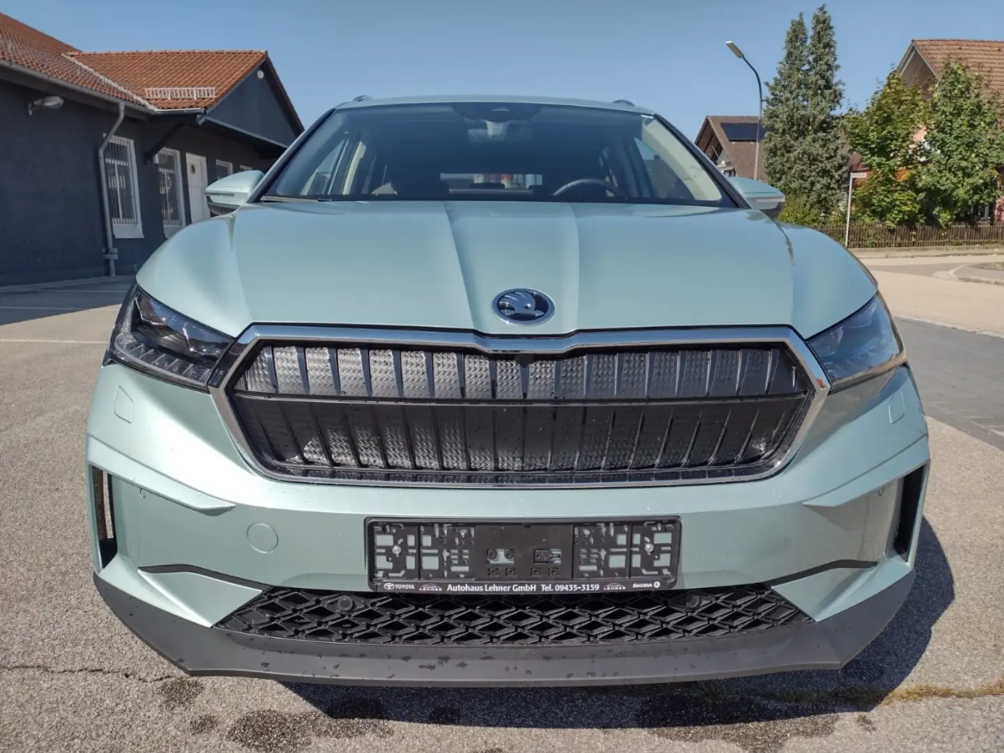Skoda Enyaq iV 60 LODGE NAVI+VIRTUAL+WÄMEPUMPE+LED+MATRIX+KAM Silber - 2